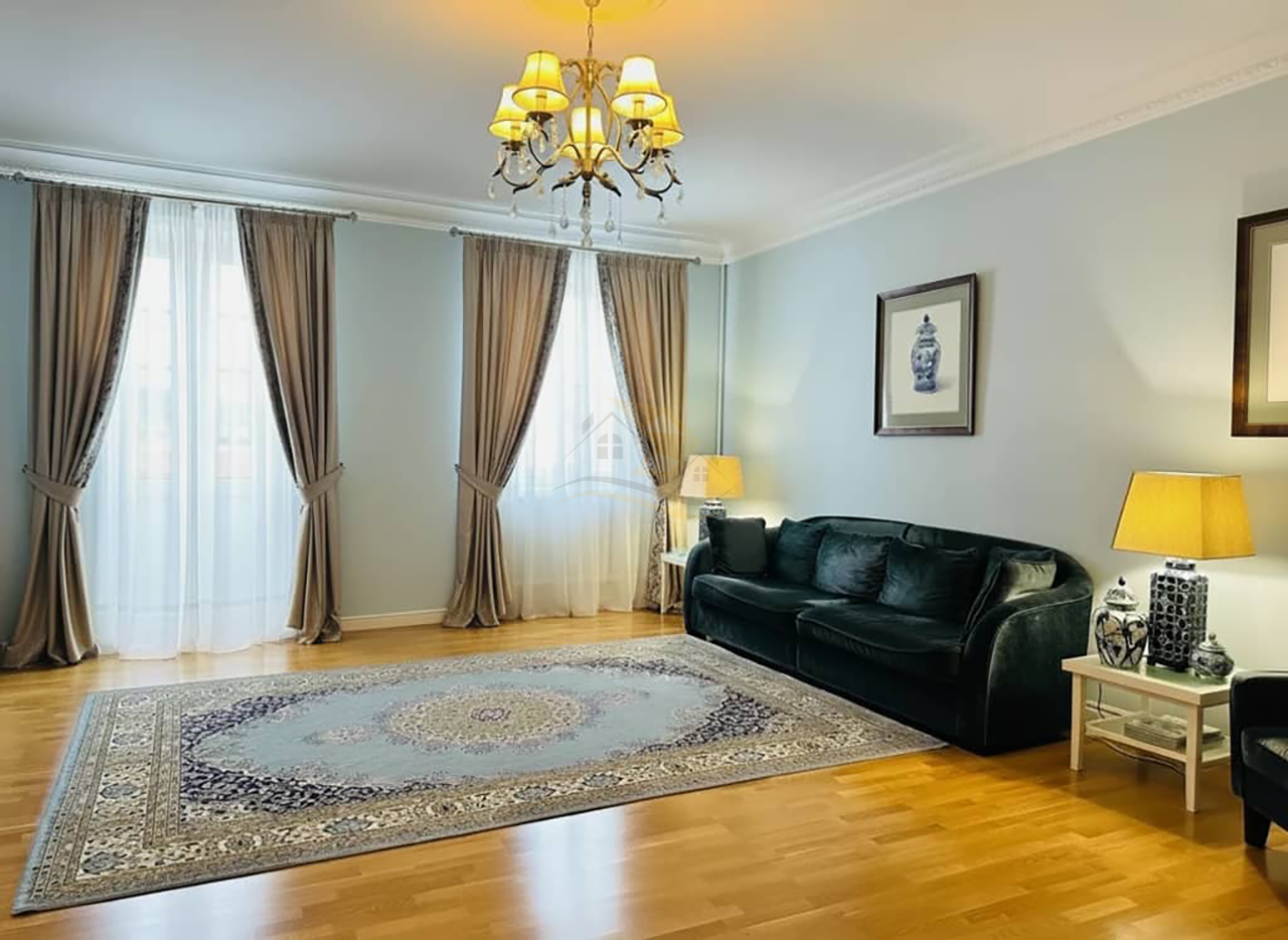 Дом 294 кв. м. на участке 16 соток в Дмитрове, улица Лермонтова. Московская область / 35000000 руб. / КварталСити