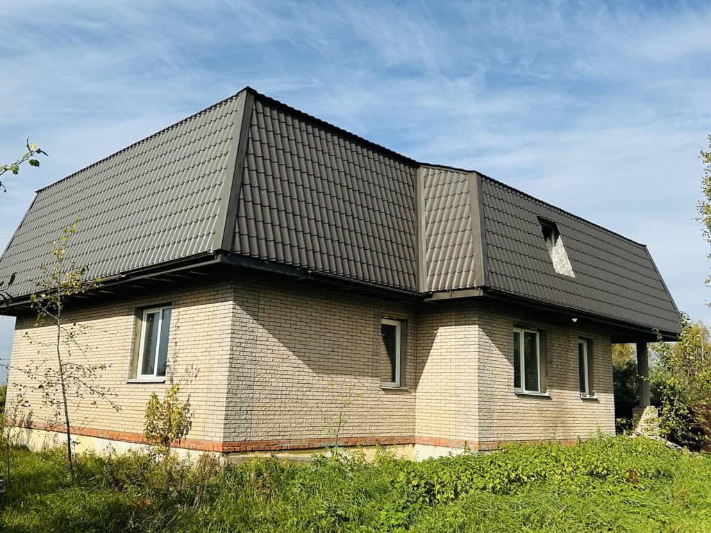 Москва и МО, Дмитровский муниципальный округ, посёлок Бородино, Новобородинская улица, 2Б; Дом 146м² на участке 15 сот. 2 эт.