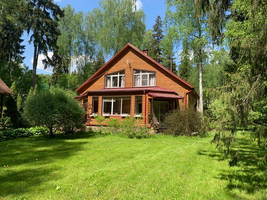 Москва и МО, Дмитровский муниципальный округ, деревня Селёвкино, СНТ Лесное, 9; Дом 204м² на участке 36 сот. 2 эт.