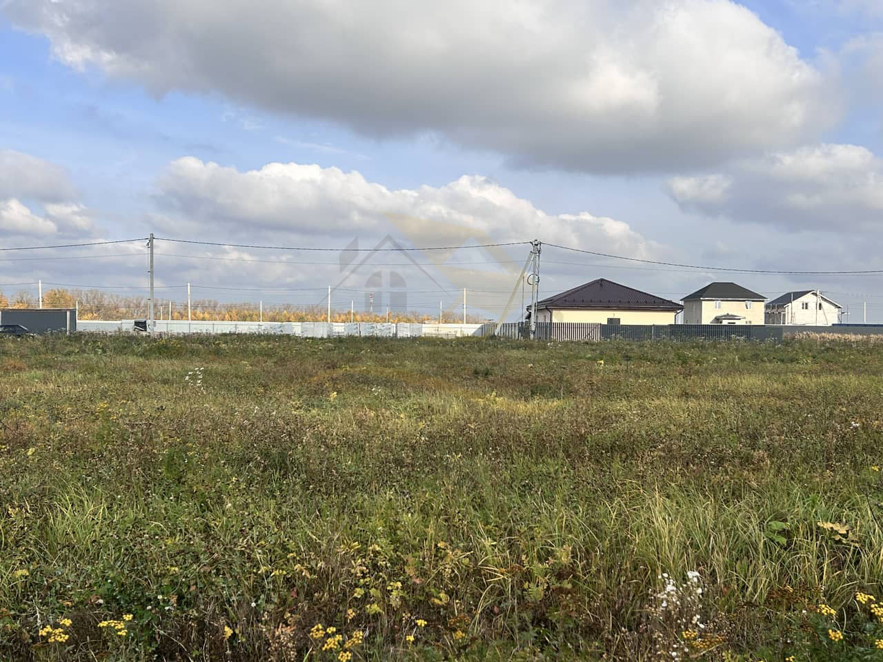 Ровный сухой участок 6,7 соток ИЖС с электричеством. 5 мин до водохранилища! / 1210000 руб. / КварталСити