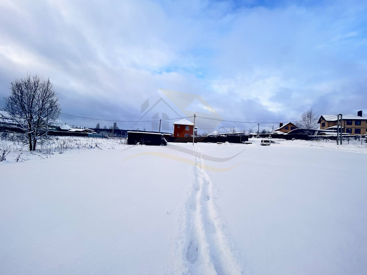 Ровный участок с электричеством в поселке Белояр рядом с лесом. Московская область. КварталСити