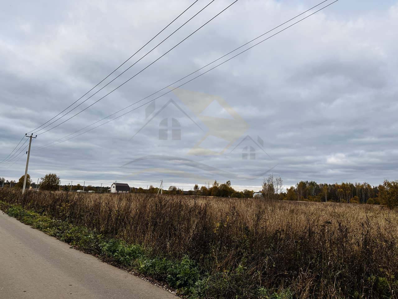 Москва и МО, Дмитровский городской округ, деревня Пантелеево; Участок на участке 2 084 сот.